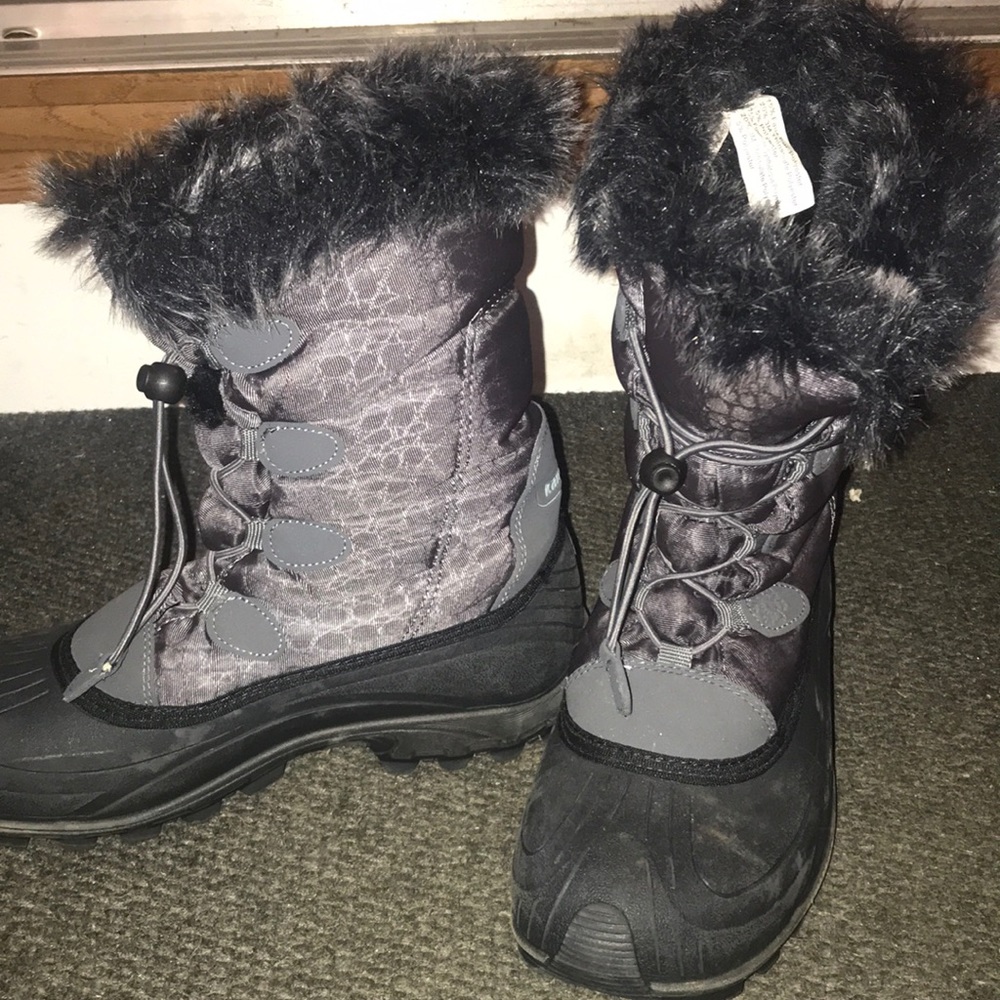 Kamik winter boots with fur